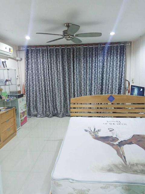 ตลาดถนอมมิตร ฟู้ดแลนด์ รามอินทรา  ให้เช่า อาคารพานิชย์ 5 ชั้น ทำเลทอง ใกล้รถไฟฟ้า รามอินทรา กม.4 16ตรว.4นอน 3น้ำ