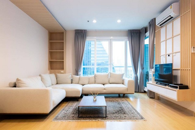 Citi Smart Sukhumvit 18 spacious private 19th floor BTS Asoke