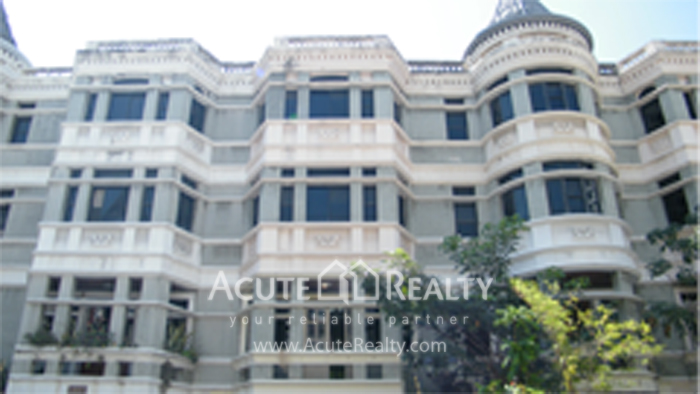 ทาวน์เฮ้าส์ใจกลางเมืองให้เช่า หมู่บ้านชิชา คาสเซิล สุขุมวิท 31 ใกล้สถานีรถไฟฟ้าพร้อมพงษ์ 