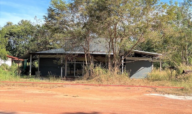 รายละเอียดเพิ่มเติมCode ID : PKK02-14944ราคาขาย       3,103,000 บาท- ขนาดพื้นที่ :  301 ตร.ว (3 งาน / 1 ตร.ว)- พื้นที่ใช้สอย :   473 ตร.ม- จำนวนห้อง :  1 ห้องนอน 2 ห้องน้ำ - จอดรถ :     1-2 คัน- บ้านเดี่ยว  :    1 ชั้น- บ้านเดี่ยวหันทางทิศ :- อายุอาคาร :   7 ปีพิกัดทรัพย์ :  https://maps.app.goo.gl/vy5pWdsLYBySVgi86สถานที่ใกล้เคียง- ใกล้วัดโคกสะอาด- ใกล้โรงเรียนสิริภัทรวิทยา- ใกล้โรงเรียนหนองยองพิทยาคม รัชมังคลาภิเษก- ใกล้วัดศรีบุญเรืองสอบถามเพิ่