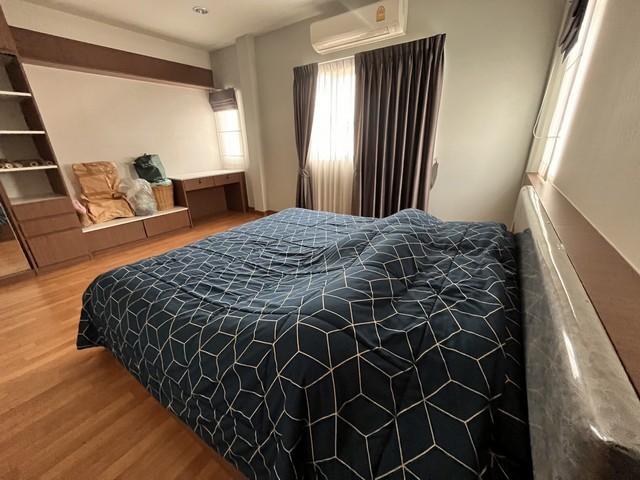 ให้เช่าบ้านแฝด 3 ชั้น 50 ตรว. หมู่บ้านชวนชื่นโมดัส วิภาวดี อยู่ติดริมถนนใหญ่วิภาวดีขาเข้า ดอนเมือง ใกล้สนามบินดอนเมือง