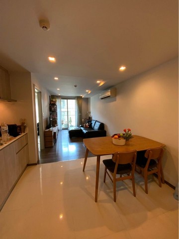 Sari by Sansiri is private, convenient, spacious, 7th floor, BTS Punnawithi.***Service for selling/renting houses, condos and giving advice. If interested, contact at any time***Interested in additional details or pictures or making an appointment to see the room?Contact Ekachai (Aui)T. 089-799-5598Line ID: @auiauiaui001 (add @ in front) (Agent Post)-------------------------------------------------- ------------Room type: 1 bedroom, 1 bathroomSize 47 sq m., 7th floorNew, clean room, beautifully decorated, ready to move in.details-------------------------------------------------- ------------Rental price: 14,000 baht/month-------------------------------------------------- ------------* furniture- wardrobe- Built-in kitchen- Bed with mattress- TV shelf- Sofa-------------------------------------------------- ------------*Nearby important places (Based on information from Google Map)- Anglo Singapore International School : 300 m.- Wells International School : 2.7 km.- Bangkok Prep : 4.3 km