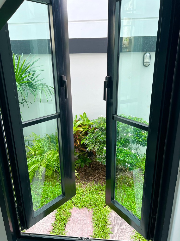 ให้เช่าบ้านเดี่ยวทรงสูงสุดหรู 3 ชั้น บนทำเลใจกลางเมือง ซอยสุขุมวิท 67  ใกล้ทางด่วนพระราม 9