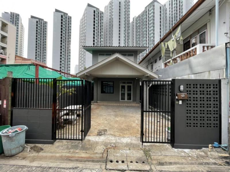 ให้เช่าบ้านเดี่ยว 2 ชั้น  เนื้อที่ 32 ตารางวา  3 ห้องนอน 2 ห้องน้ำ   โซนรัชดาภิเษก