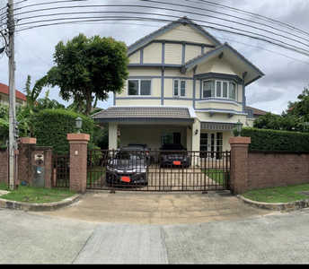 ขายบ้านเดี่ยว 2 ชั้น ม.ลัดดารมย์ วัชรพล-รัตนโกสินทร์ ใกล้ทางขึ้นลงทางด่วนสุขาภิบาล 5ที่ดิน 107.5 ตร.ว.  พื้นที่ใช้สอย 218 ตร.ม หน้าบ้านทิศใต้4 ห้องนอน  4 ห้องน้ำ 4 ที่จอดรถ 1 ห้องแม่บ้าน เรือนรับรองแอร์ 5 เครื่อง จัดสวนสวยมีต้นไม้ร่มเรื่อนโครงการน่าอยู่ สังคมคุณภาพ มี สวน คลับเฮาท์ ฟิสเนส และสระว่ายน้ำบ้านอยู่ถนนเมนโครงการ 4 เลน กว้าง 15 เมตร ไม่ต้องเข้าซอย ราคาขาย 13,000,000 บาท