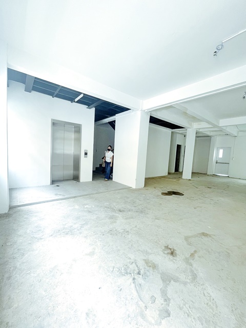 MRTสีลม ใกล้ BTSศาลาแดง  ให้เช่า อาคารพาณิชย์ 5 ชั้น 2คูหา เหมาะสำหรับทำธุรกิจ  ทั้งตึก 115ตรว. 10ห้อง 10น้ำ