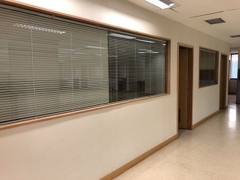 รหัส# TO299 ให้เช่าและขายสำนักงาน 271 ตร.ม. ตึกลุมพินี พระราม 4 ชั้น 30 วิวเมืองสวยมาก พร้อมอุปกรณ์สำนักงาน ใกล้ MRT ลุมพินีและคลองเตย *** ราคาเช่า 108,400 บาท/เดือน   *** ราคาขาย 28 ล้านบาท รหัสทรัพย์ # TO299ติดต่อ:: ฐิติพรรณ (ตุ่น) โทร/ID Line:: 0942823961 Line:: https://line.me/ti/p/3xFA1An8Kcรหัส# TO299 ให้เช่าและขายสำนักงาน 271 ตร.ม. ตึกลุมพินี พระราม 4 ชั้น 30 วิวเมืองสวยมาก พร้อมอุปกรณ์สำนักงาน ใกล้ MRT ลุมพินีและคลองเตย *** ราคาเช่า 108,4