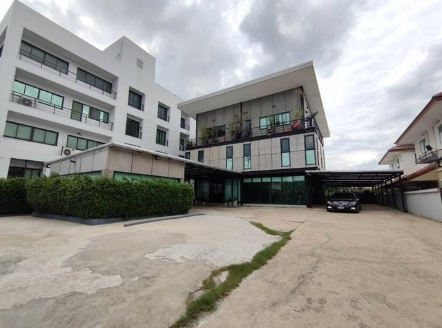 ให้เช่าสำนักงาน office เฉพาะชั้นที่ 3 เนื้อที่ 184 ตรม ซอยรามอินทรา 39 ที่จอดรถ 5-6 คัน ใกล้รถไฟฟ้า ใกล้ทางด่วน