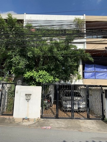 รหัส# TO718 ขายด่วน บ้านเดี่ยว 3 ชั้น 39 ตรว. ซอยทองหล่อ20 รีโนเวทใหม่สภาพนางฟ้า พร้อมเฟอร์นิเจอร์ ใกล้ BTS ทองหล่อ*** ราคาขาย 20.5 ล้านบาท รวมโอน รหัสทรัพย์ # TO718ติดต่อ:: ฐิติพรรณ (ตุ่น) โทร/ID Line:: 0942823961 Line:: https://line.me/ti/p/3xFA1An8Kcรหัส# TO718 ขายด่วน บ้านเดี่ยว 3 ชั้น 39 ตรว. ซอยทองหล่อ20 รีโนเวทใหม่สภาพนางฟ้า พร้อมเฟอร์นิเจอร์ ใกล้ BTS ทองหล่อ*** ราคาขาย 20.5 ล้านบาท รวมโอน  บ้านเดี่ยว 3 ชั้น ซอยทองหล่อ20 รีโนเวทใหม