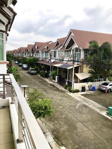 PT12 ขายทาวน์โฮม 2 ชั้น ซอยปุณณวิถี52 ถนนสุขุมวิท 101 หน้ากว้าง 7 เมตร สูง 3.2 เมตร โปร่งสบาย ใกล้ BTS ปุณณวิถี บางจาก เขตพระโขนง*** ราคาขาย 3,700,000 บาทติดต่อ คุณช่อผกา 0616198565 LINE 0616198565ทาวน์โฮม 2 ชั้น สุขุมวิท 101 ใกล้ BTS ปุณณวิถีเนื้อที่ 26.6 ตรว.3 ห้องนอน 2 ห้องน้ำ1 ห้องครัว1 ห้องอเนกประสงค์ห้องรับแขกกว้างหน้ากว้าง 7 เมตรโปร่งสบายกับความสูงพื้นถึงเพดาน 3.2 ม.รถไฟฟ้าหน้าปากซอยใกล้ทางด่วนสุขุมวิ