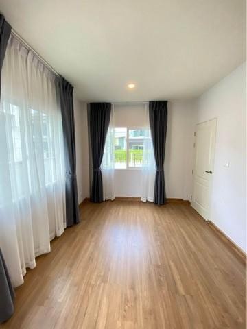 PT12 ให้เช่า บ้านเดี่ยว 2 ชั้น เซนโทร พหลฯ-วิภาวดี 2 CENTRO Phahol-Vibhavadi 2 บ้านใหม่ไม่เคยปล่อยเช่า ใกล้ฟิวเจอร์ปาร์ครังสิต ถนนพหลโยธิน (ฝั่งขาเข้า) ต.คลองหนึ่ง อ.คลองหลวง จ.ปทุมธานี*** ราคาเช่า 30,000 บาท/เดือน สัญญา 1 ปี ไม่มีเฟอร์*** ราคาเช่า 43,000 บาท/เดือน สัญญา 1 ปี เฟอร์ครบสัญญายาวมีราคาพิเศษติดต่อ คุณช่อผกา 0616198565 LINE 0616198565บ้านเดี่ยว 2 ชั้น เซนโทร พหลฯ-วิภาวดี 2 บ้านใหม่ปล่อยเช่าครั้งแรกเนื้