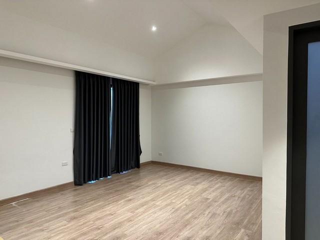 ให้เช่าทาวน์เฮ้าส์ 3 ชั้น เนื้อที่ 19 ตารางวา  2 ห้องนอน 3 ห้องน้ำ ซอยนนทรี 14 ใกล้โลตัสพระราม 3 เดินทางสะดวก เฟอร์ครบพร้อมอยู่