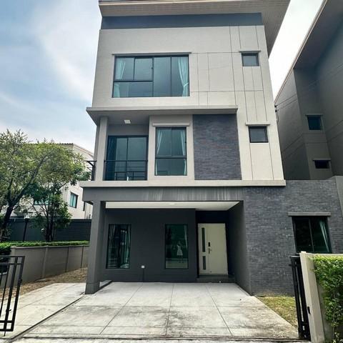 HR6679ให้เช่าบ้านแฝด 3 ชั้น เนื้อที่ 45 ตารางวา 4 ห้องนอน 4 ห้องน้ำ หมู่บ้านกลางเมือง รามอินทรา 83 สเตชั่น เดินทางสะดวกใกล้BTS สายสีชมพู สถานีรามอินทรา 83สนใจติดต่อคุณสามารถ 0918070863  ID line : samart863ราคาเช่า 69,000 บาท/เดือน fully furnished (สัญญาเช่าขั้นต่ำ1ปี) เลี้ยงสัตว์ได้บ้านแฝด 3 ชั้น X-TREND 218ตรม. 45 ตรว 4 ห้องนอน 4 ห้องน้ำ3 ที่จอดรถ หลังใหญ่ เป็นส่วนตัวด้วยการมีผนังร่วมกับข้างบ้านแค่ชั้น 1พร้อมพื้นที�