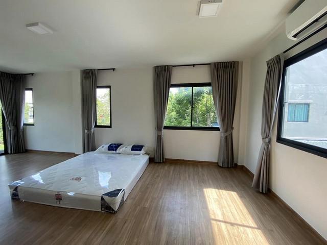 ให้เช่าบ้านแฝด 3 ชั้น เนื้อที่ 45 ตารางวา 4 ห้องนอน 4 ห้องน้ำ หมู่บ้านกลางเมือง เดินทางสะดวกใกล้BTS สายสีชมพู สถานีรามอินทรา 83