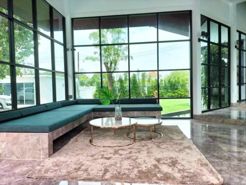 ให้เช่า/ขายบ้านเดี่ยว 2 ชั้น เนื้อที่ 475 ตารางวา 5 ห้องนอน  3 ห้องน้ำ เป็นบ้าน Private house pool villa ถนนศรีนครินทร์