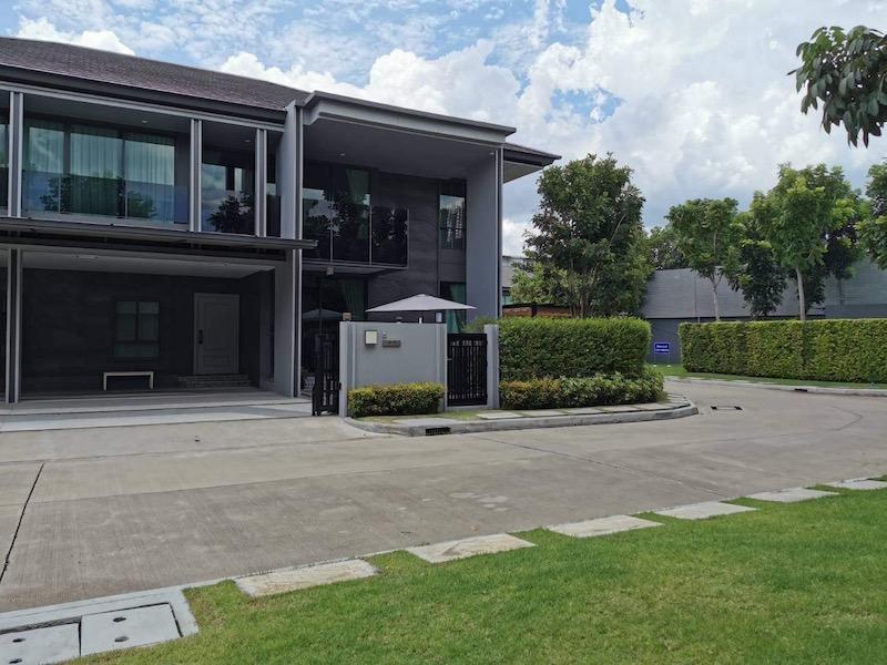 ขายบ้านเดี่ยว 2 ชั้น เนื้อที่ 105 ตารางวา  โครงการเศรษฐสิริ 2 กรุงเทพกรีฑา ขนาดที่ใหญ่ที่สุด (ขายพร้อมผู้เช่า)