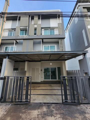 HS1073ขายทาวน์โฮม 3 ชั้นหลังมุม พื้นที่ใช้สอย 201 ตรม.   3 ห้องนอน 4 ห้องน้ำ  เหม่งจ๋าย ลาดพร้าว 80 ใกล้ทางด่วน เลียบด่วน เข้าออกได้ทั้งลาดพร้าว 80 และเหม่งจ๋ายซอยสหการประมูลสนใจติดต่อคุณสามารถ 0918070863 ID line : samart863*** ราคาขาย 8,150,000 บาททาวน์โฮม 3 ชั้นหลังมุม โครงการ สเปซ ลาดพร้าว-เหม่งจ๋าย ลาดพร้าว 80โครงการ SPACE TOWNHOME ลาดพร้าว – ขนาด 25 ตรว.พื้นที่ใช้สอย 201 ตรม.3 ห้องนอน 4 ห้องน้ำหน้ากว้าง 5.5 เมตรจอ