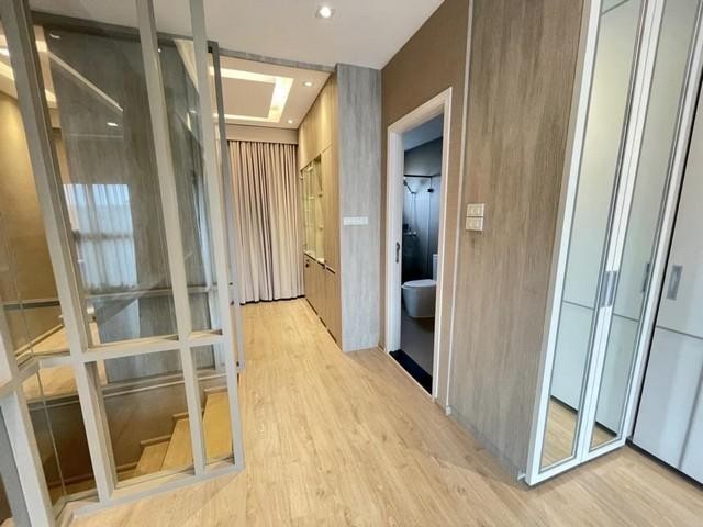 PT12 ขายทาวน์โฮม 3.5 ชั้น โครงการ อาร์เด้น ลาดพร้าว 71 Arden Ladprao 71 ซอยสตรีวิทยา 2 หลังมุม สภาพดีต่อเติมบิ้วอินทั้งหลัง ใกล้ทั้งเลียบด่วน และเกษตรนวมินทร์*** ราคาขาย 8,900,000 บาทติดต่อ คุณช่อผกา 0616198565 LINE 0616198565ทาวน์โฮม 3.5 ชั้นหลังมุม โครงการ Arden Ladprao 71 (อาร์เด้น ลาดพร้าว 71)หน้ากว้าง 5 เมตร เนื้อที่ 30 ตารางวา พื้นที่ใช้สอย 185 ตารางเมตร3 ห้องนอน 4 ห้องน้ำ 2 ที่จอดรถและชั้นลอยยกระดับ ภายในบิ้วอินทั