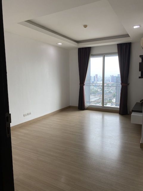 Thru ThongLor nice clean private 31st floor BTS Thonglor