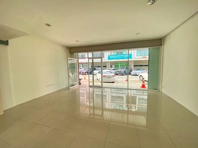 วัดสน 24ตรว 4นอน ประชาอุทิศ ราษฎร์บูรณะ ให้เช่า โฮมออฟฟิศใหญ่มาก  4 ชั้น บิ๊กซี โลตัส น 4น้ำ .2จอดรถ 4แอร์