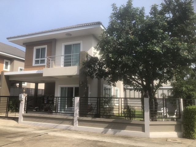 ขายด่วน หมู่บ้านอยู่สบายสนามกีฬา บ้านเดี่ยว ต ห้วยจรเข้ อ เมือง นครปฐม จว.นครปฐมขนาด 64 ตร.ว. 3 ห้องนอน 3 ห้องน้ำ หลังมุม ที่จอดรถ รอบบ้าน สะดวกสบายราคา 5.2 ล้าน สนใจโทรติดต่อสอบถามรายละเอียดเพิ่มเติมได้ที่เบอร์ 087-4429895 คุณสมคิดบ้านอยู่สบาย สนามกีฬาบ้านอยู่สบาย โครงการบ้านคุณภาพ ใจกลางเมืองนครปฐม ที่สุดของการอยู่อาศัย เอาใจใส่ทุกการก่อสร้าง สร้างสรรค์บ้านบนทำเ