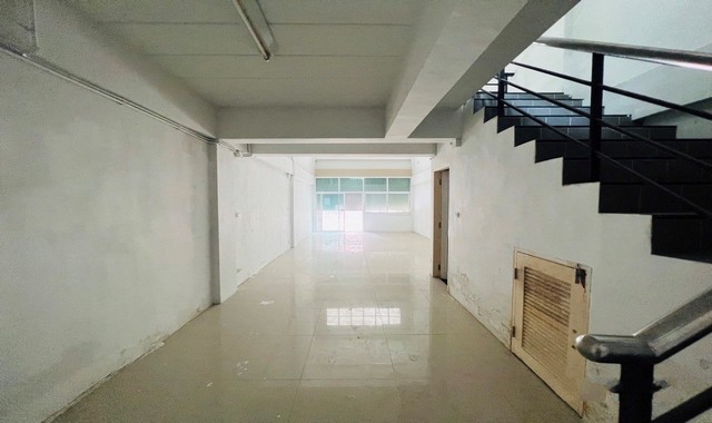 ขายอาคารพาณิชย์ หมู่บ้านทิวลิป สแควร์ สมุทรสาคร (PKK04-06110)