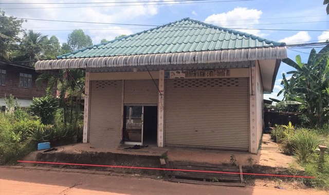 รายละเอียดเพิ่มเติมCode ID :   PKK02-08242ราคาขาย       1,567,000 บาท- ขนาดพื้นที่ :   107 ตร.ว (1 งาน / 7 ตร.ว) - พื้นที่ใช้สอย :   175 ตร.ม- จำนวนห้อง :   2 ห้องนอน 1 ห้องน้ำ- จอดรถ :     1-2 คัน- บ้านเดี่ยว    :   1 ชั้น- บ้านเดี่ยวหันทางทิศ :- อายุอาคาร :   12 ปีพิกัดทรัพย์ :   https://maps.app.goo.gl/EcrcSW4VnNKCquiy5สถานที่ใกล้เคียง- ใกล้โลตัส โกเฟรช อำเภอศรีวิไล บึงกาฬ- ใกล้โรงพยาบาลศรีวิไล - ใกล้โรงเรียนอนุบาลศรีวิไล- ใกล้โรงเรียนบ้านหนองจันทน์