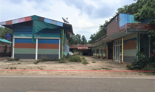 รายละเอียดเพิ่มเติมCode ID :   PKK02-15259ราคาขาย       6,357,000 บาท- ขนาดพื้นที่ :   657.20 ตร.ว (1 ไร่ / 2 งาน / 57.20 ตร.ว)- พื้นที่ใช้สอย :   145 ตร.ม- จำนวนห้อง :   - ห้องนอน 1 ห้องน้ำ- จอดรถ :     1-2 คัน- บ้านเดี่ยว   :   1 ชั้น- บ้านเดี่ยวหันทางทิศ :- อายุอาคาร :   21 ปีพิกัดทรัพย์ :    https://maps.app.goo.gl/uuLiFXXAPkQXRfwB8สถานที่ใกล้เคียง- ใกล้โลตัส โกเฟรช ชัยพร - ใกล้โลตัส โกเฟรช ตำบลไชยภรณ์ บึงกาฬ - ใกล้โรงพยาบาลส่งเสริมสุขภาพตำบลชัยพร - ใกล้วัดธ