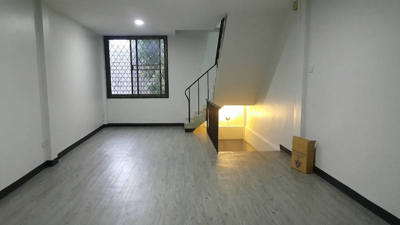 BH2470 ให้เช่าทาวน์เฮ้าส์ 3ชั้นมีดาดฟ้า 3ห้องนอน 2ห้องน้ำ สุขุมวิท 65 เหมาะกับครอบครัวอยู่อาศัย