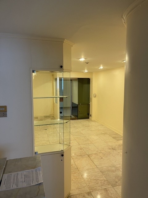 BTS สุรศักดิ์  ขายถูกสุด อาคาร ITFสีลม พาเลสจดทะเบียนบริษัทได้ 3.95ลบ.ห้องเปล่าสวย มูลี่ใหม่ 43 ตร.ม. 1ห้อง 1น้ำ 1แอร์ จอดรถได้หลายคันfor sale cheapest new ITF Silom Palace building BTS Surasak Beautiful  company registration 3.95 million baht 43sq.m. 1room 1bath 1A/C parking for many cars.160 ซอย นราธิวาสราชนครินทร์ 1 แขวงสุริยวงศ์ เขตบางรัก กรุงเทพมหานคร 10500ชั้น 9 อาคาร ITFสีลม พาเลส มูลี่ใหม่ ทาสีใหม่ เหมาะสำหรับทำออฟฟิศขนาด 3-7 คน หรือพักอาศัยจดทะเบียนบริษัทได้ ห้องเปล่าส