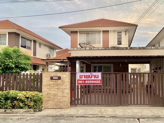 ขายด่วน บ้านเเฝด โครงการ : แฟมิลี่ซิตี้ ชลบุรี (Family City)ที่ตั้ง : ต.นาป่า อ.เมืองชลบุรี จ.ชลบุรี(โซนหน้าหมู่บ้าน)เดินทางเข้าออกได้หลายทางราคา : 3,800,000 บาท***(ต่อรองราคาหน้าบ้าน)***ประเภท : บ้านแฝดสูง : 2 ชั้นเนื้อที่ : 0-0-45 ตารางวาห้องนอน : 3 ห้องห้องน้ำ : 2ห้องห้องอื่นๆ : ห้องรับแขก, ห้องครัว, ขนาดใหญ่จอดรถได้ : 2 คันของแถม : เครื่องปรับอากาศ 2 เครื่อง, ปั้มน้ำ, แทงค์น้ำ ต่อเติมข้างบ้าน ,ป