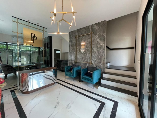 รหัส# TO737 ให้เช่าโฮมออฟฟิศ 4 ชั้น หลังริม โครงการพรีเมี่ยมเพลส เกษตร-นวมินทร์ ถนนสุคนธสวัสดิ์ บ้านตัวอย่าง แต่งสวย ยังไม่เคยมีใครเข้าอยู่ *** ราคาเช่า 65,000 บาท/เดือน  รหัสทรัพย์ # TO737ติดต่อ:: ฐิติพรรณ (ตุ่น) โทร/ID Line:: 0942823961 Line:: https://line.me/ti/p/3xFA1An8Kcรหัส# TO737 ให้เช่าโฮมออฟฟิศ 4 ชั้น หลังริม โครงการพรีเมี่ยมเพลส เกษตร-นวมินทร์ ถนนสุคนธสวัสดิ์ บ้านตัวอย่าง แต่งสวย ยังไม่เคยมีใครเข้าอยู่ *** ร