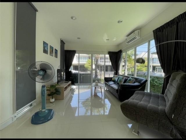 PB3424 ให้เช่าบ้านเดี่ยว 2 ชั้น หมู่บ้าน นารา โบทานิค1 ศรีนครินทร์ บ้านสภาพดีมากไม่เคยอยู่อาศัย ไม่เคยปล่อยเช่าติดต่อ คุณบิว  081 2523279 หรือ 061 6198565ID line : 061 787 9691ราคาเช่า 65,000 บาท/เดือน ประกัน 2 ล่วงหน้า 1ราคาขาย 17,000,000 บาท (ต่อรองได้) ค่าใช้จ่ายวันโอนคนละ 50/50โครงการ นารา โบทานิค 1 (NARA BOTANIC Srinakharin)บ้านเดี่ยว 2 ชั้น ขนาดที่ดิน 54.4 ตรว. พื้นที่ใช้สอย ประมาณ 200 ตรม.บ้านขนาด Size Mมี 3 ห้องนอน 3 ห้องน้ำ พร้อมเฟ