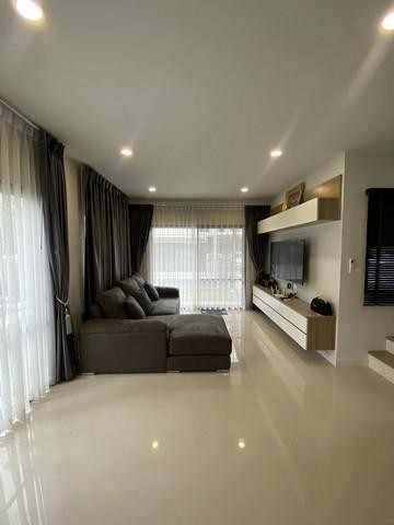 PB3422 ขายบ้านเดี่ยว 2 ชั้น หลังมุม หมู่บ้าน บริทาเนีย บางนา-สุวรรณภูมิ พร้อมเฟอร์ บ้านซีรีส์ใหม่ สไตล์อังกฤษ ใกล้สนามบิน