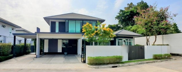 AP100912,790,000 Bath ขายบ้านเดี่ยวโครงการ : หมู่บ้านมัณฑนา วงแหวน-บางบอนที่ตั้งทรัพย์ :  ถนนบางบอน 4 แขวงบางบอนเหนือ เขตบางบอน กรุงเทพมหานคร 10150พื้นที่ 102.2 ตร.ว (1 งาน / 2.2 ตร.ว)3 ห้องนอน 4 ห้องน้ำ จอดรถ 3 คันจุดเด่นทรัพย์บ้านเดี่ยว 2 ชั้น พื้นที่ใช้สอย 250 ตรม.บ้านหลังสุดท้ายในซอยย่อย เงียบสงบไม่วุ่นวายสภาพใหม่มาก พร้อมอยู่ แต่งครบ แถมเฟอร์ทั้งหลังทำเลดี เงียบสงบ ไม่แออัด เข้าออกได้