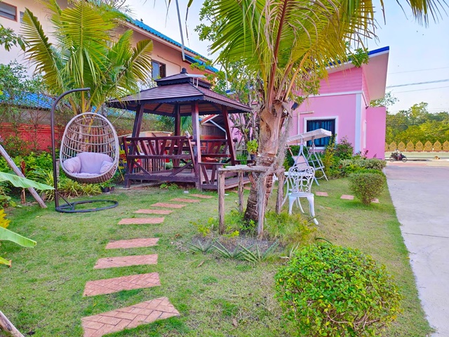 หาดแม่รำพึง ท่าเรือเพ ขายขาดทุน รีสอร์ทใหม่ 30 กว่าหลัง เกาะเสม็ด ระยอง ชุมชนหนาแน่น ใหม่ 1 ปี  2 ไร่ 8แสนต่อหลัง  วัดในไร่