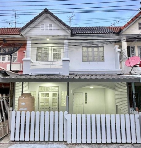  ทาวน์เฮ้าส์ 2 ชั้น หมู่บ้านบัวทอง 4 บ้านกล้วย-ไทรน้อย ปรับปรุงใหม่ พร้อมอยู่บ้านสภาพสวย ทำเลเดินทางสะดวกทำเลดีใกล้ รร. มารีย์วิทยา และใกล้วินรถตู้ของหมู่บ้านบ้านแบบใหญ่ 3 นอน 2 น้ำ ต่อเติมครบหร้อมอยู่เพียง 20 นาทีถึงต้นสายสถานีรถไฟฟ้าและเซ็นทรัลเวสเกต———————————————ทำเลที่ตั้งโครงการ : bit.ly/3wg7OCPพื้นที่ : 18 ตรว. รายละเอียดเพิ่มเติม :– ฟังชั่น 3 ห้องนอน 2 ห้องน้ำ– ต่