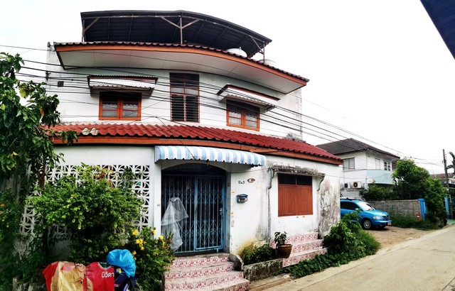 apartment - 3200000 บาท 18 BEDROOM 48 sq.wa ใกล้กับ ใกล้สำนักงานเขตหนองแขม มหาวิทยาลัยเอเชียอาคเนย์ โรงเรียนช่างอุตสาหกรรม โรงเรียนเทคโนโลยีหมู่บ้านครู โรงเรียนวัดอุดมรังษี  ใกล้โรงพยาบาลวิชัยเวชอินเตอร์เนชั่นแนล มหาวิทยาลัยธนบุรี เดอะมอลล์บางแค โฮมโปร ที่ทำการไปรษณีย์หนองแขม ตลาดบางแค การเดินทางสะดวก ใกล้ ทรัพย์ดี