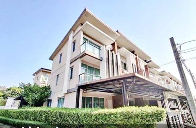 สนามบินดอนเมือง BTS บางบัว (1 กม.)พรีเมี่ยม ปล่อยเช่าทาวน์โฮม 3 ชั้น 29ตรว.185ตรม. 24,999B-M 3นอน 3น้ำ 3จอดรถ 5แอร์Premium Don Mueang Airport. BTS BangBua (1km.) townhome 3-story for rent Town Project 29sq.wa. 185sq.m. 24,999B-M 3bed 3bath 3parking 5A/C.ถนน วิภาวดีรังสิต แขวงตลาดบางเขน เขตหลักสี่ กรุงเทพมหานคร 10210มีที่ชาร์จ EV charger ติดตั้งไว้ให้เรียบร้อยสำหรับรถยนต์ไฟฟ้าสิ่งอำนวยความสะดวก-เจ้าหน้าที่รักษาความปลอดภัย (รปภ.)-มีฟิตเนส -สระว่ายน้ำ3 ห้องนอน3 ห้องน้ำ1 ห้องท