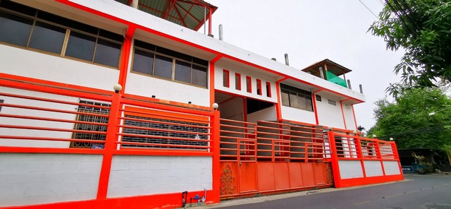 โรงงาน - 6 Bedroom พื้นที่เท่ากับ 301 ตรว. 29000000 BAHT.   สะอาด แบ่งเป็น 2 ฝั่ง ฝั่งละ 2 ห้อง มี 4 ห้องน้ำ แอร์ 1 ตัว เป็นโกดังเก็บของ และมีออฟฟิศสำนักงาน พร้อมโรงงาน เป็นพื้นที่ทำเลดี เหมาะแก่การลงทุน ห่างจากปากซอยติวานนท์ 24 (ซอยเทพพนม) เพียง 600 เมตร และห่างจากปากซอยทานสัมฤทธิ์ 17 เพียง 400 เมตร