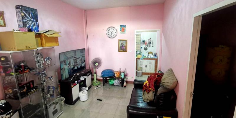 ทาวน์โฮม บีเคลัคกี้โฮม 1 0 ไร่ 0 งาน 21 SQ.WA 1500000 บาท. ไม่ไกลจาก ใกล้เทศบาลตำบลอุทัย ตลาดอุทัย สถานีตำรวจอุทัย สวนอุตสาหกรรมนิคมโรจนะ 2 และ 3 โรงงานอิชิตัน โลตัสอุทัย ธนาคารออมสินสาขาอุทัย อยู่ในแหล่งชุมชน การเดินทางสะดวก ใกล้ถนนอุทัย-ภาชี (ทาวน์เฮ้าส์มือสอง) สภาพแวดล้อมดี