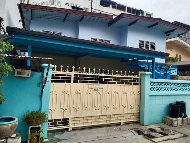 รหัส# TO742 ให้เช่าบ้านเดี่ยว 2 ชั้น 65 ตรว. 5 ห้องนอน ซอยรัชดา7 ใกล้ เดอะ สตรีท รัชดา ใกล้ MRT ศูนย์วัฒนธรรม *** ราคาเช่า 40,000 บาท/เดือน รหัสทรัพย์ # TO742ติดต่อ:: ฐิติพรรณ (ตุ่น) โทร/ID Line:: 0942823961 Line:: https://line.me/ti/p/3xFA1An8Kcรหัส# TO742 ให้เช่าบ้านเดี่ยว 2 ชั้น 65 ตรว. 5 ห้องนอน ซอยรัชดา7 ใกล้ เดอะ สตรีท รัชดา ใกล้ MRT ศูนย์วัฒนธรรม *** ราคาเช่า 40,000 บาท/เดือน บ้านเดี่ยว 2 ชั้น ซอยรัชดา 7 เปรมสมบัติแยก 6เนื้อที่ 65 ตรว.ภายในพื้