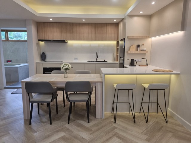 ให้เช่าทาวน์โฮม / ชั้น 4 ห้องนอน เอกมัย 22 รีโนเวทใหม่  Modern style พร้อมอยู่ **จดทะเบียนบริษัทได้