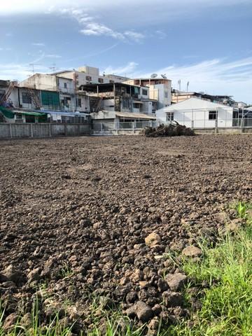 LS604ให้เช่าที่ดินเปล่า ขนาดพื้นที่ใช้สอย 939 ตารางเมตร ต้นซอยอ่อนนุช สุขุมวิท77 รถใหญ่เข้าได้ ใกล้เอกมัย ทองหล่อสนใจติดต่อคุณสามารถ 0918070863 ID line : samart863ค่าเช่า 50,000บาทต่อเดือน-สัญญาขั้นต่ำ 1 ปี ประกัน 2 เดือน ล่วงหน้า 1 เดือน-ขนาดพื้นที่ใช้สอย 939 ตารางเมตร-เข้าออกสะดวก สามารถใช้งานได้ตลอด24ชั่วโมง-รถใหญ่เข้าได้**หากสนใจเช่าสามารถสร้างสิ่งปลูกสร้างให้ได้ตามตกลงคุยกันได้**ท�