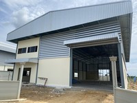 HR2752ให้เช่าโกดังพร้อมสำนักงานออฟฟิศ 750 ตร.ม. เนื้อที่ดินทั้งหมด 1 ไร่  แพรกษาใหม่ อำเภอเมืองสมุทรปราการสนใจติดต่อคุณสามารถ 0918070863 ID line : samart863เช่า 150,000 บาท ขายอยู่ที่ประมาณ 35 ล้านบาทอาคาร 750 ตร.ม. เป็นพื้นที่โรงงาน 650 ตร.ม. ออฟฟิศ 2 ชั้น 100 ตร.ม. เนื้อที่ดินทั้งหมด 1 ไร่สิ่งอำนวยความสะดวก- มิเตอร์ไฟฟ้าขนาด 30(100) 3P 4W - มิเตอร์น้ำ 6 หุน- ปั๊มน้ำพร้อมถังเก็บน้ำจุดเด่นโครงการเข้า – ออก สะดว�