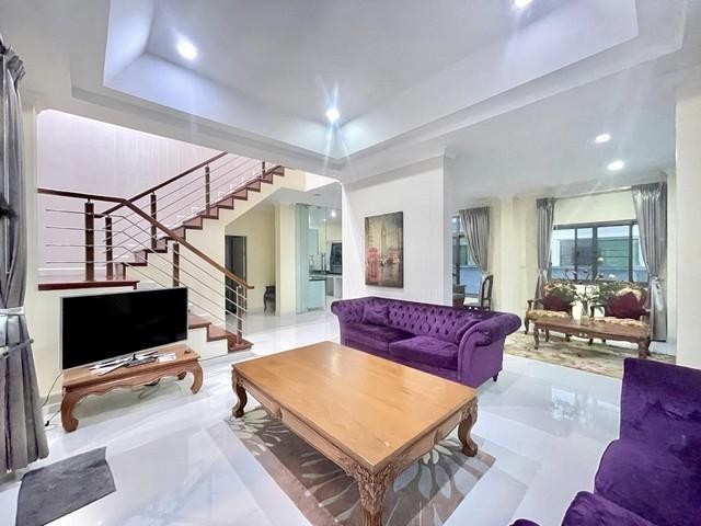 PT12 ให้เช่า บ้านเดี่ยว 2 ชั้น  99 ตรว. หมู่บ้าน เพอร์เฟค มาสเตอร์พีซ พระราม 9 Perfect Masterpiece Rama 9 บ้านสวยวิวทะเลสาป พร้อมอยู่ ใกล้ทางด่วน ใกล้รถไฟฟ้าสถานีหัวหมาก*** ราคาเช่า 120,000 บาท/เดือนติดต่อ คุณช่อผกา 0616198565 LINE 0616198565บ้านเดี่ยว 2 ชั้นวิวทะเลสาป หมู่บ้านเพอร์เฟค มาสเตอร์พีช พระราม9เนื้อที่ 99.60 ตร.วพื้นที่ใช้สอย 241 ตร.ม.3 ห้องนอน 4 ห้องน้ำห้องรับแขก ห้องครัว ห้องทานข้าวห้องนอนใหญ่ มี walk in clo