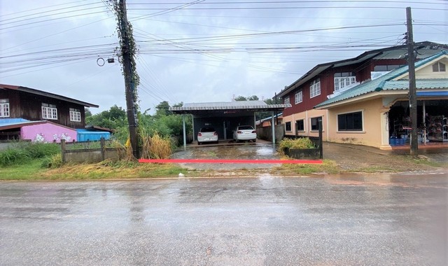 รายละเอียดเพิ่มเติมCode ID : PKK04-06225ราคาขาย     2,610,000 บาท- ขนาดพื้นที่ :  18.90 ตร.ว- พื้นที่ใช้สอย :    240 ตร.ม- จำนวนห้อง :   1 ห้องนอน 1 ห้องน้ำ (มีดาดฟ้า)- ที่จอดรถ :   1 คัน- อาคารพาณิชย์ :  3 ชั้น- อาคารพาณิชย์หันทางทิศ :- อายุอาคาร :   25 ปีพิกัดทรัพย์ :    https://maps.app.goo.gl/uHKvrYUCVgJbAHp8Aสถานที่ใกล้เคียง- ใกล้ซีเจ ซูเปอร์มาร์เก็ต สาขาสินสาคร- ใกล้มินิบิ๊กซี คาลเท็กซ์ สินสาคร- ใกล้ตลาดสดมหาชัยเมืองใหม่- ใกล้ไทวัสดุ ส