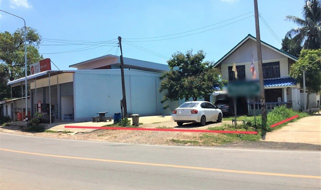 รายละเอียดเพิ่มเติมCode ID :   PKK02-09380ราคาขาย    1,085,000 บาท- ขนาดพื้นที่ : 134 ตร.ว (1 งาน / 34 ตร.ว)- พื้นที่ใช้สอย :   72 ตร.ม- จำนวนห้อง :  1 ห้องนอน 1 ห้องน้ำ- จอดรถ :   1-2 คัน- บ้านเดี่ยว :     1 ชั้น- บ้านเดี่ยวหันทางทิศ :- อายุอาคาร :  12 ปีพิกัดทรัพย์ : https://maps.app.goo.gl/bZ4WwZBfz56BzZ6g7สถานที่ใกล้เคียง- ใกล้มินิบิ๊กซี ตลาดเทศบาลบึงกาฬ- ใกล้โลตัส บึงกาฬ- ใกล้โรงพยาบาลบึงกาฬ - ใกล้โรงเรียนบ้านนาป่านสอบถามเพิ่มเติม/นัดชมโทร