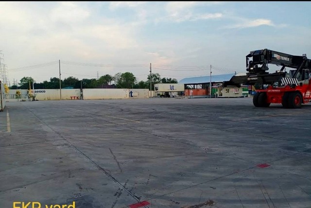 ให้เช่าพื้นที่สำหรับทำลาน หัวลาก  จอดตู้คอนเทนเนอร์ 24 ไร่ ตำบลสุรสักดิ์  อำเภอศรีราชา  ชลบุรี