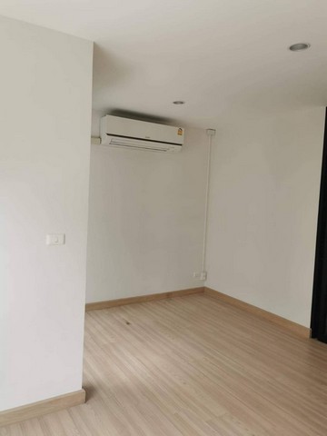 S2437  ให้เช่าโฮมออฟฟิศ 3 ชั้น โครงการไอฟีล บางนา iField Bangna ใกล้เมกะบางนา ถนนกาญจนาภิเษกพื้นที่ 21.9 ตารางวา พื้นที่ใช้สอย 195 ตรม 3 ชั้น 3 ห้องน้ำ หน้ากว้าง 5.5 เมตร ที่จอดรถ 2 คัน สนใจนัดชมติดต่อ รหัสประกาศS2437คุณเฟลม  0638956397ID line : 0638956397: https://line.me/ti/p/LTVhEi9gAFS2437  ให้เช่าโฮมออฟฟิศ 3 ชั้น โครงการไอฟีล บางนา iField Bangna ใกล้เมกะบางนา ถนนกาญจนาภิเษกภายในมีแอร์ 4 เครื่องมีกั้นห้องบางส่วน มีห้องน้ำทุกชั้นภายใ